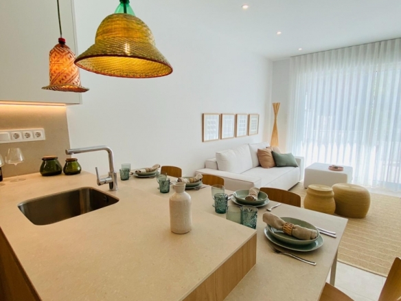 APARTAMENTO EN PLANTA BAJA DE 3 DORM. EN PILAR DE LA HORADADA