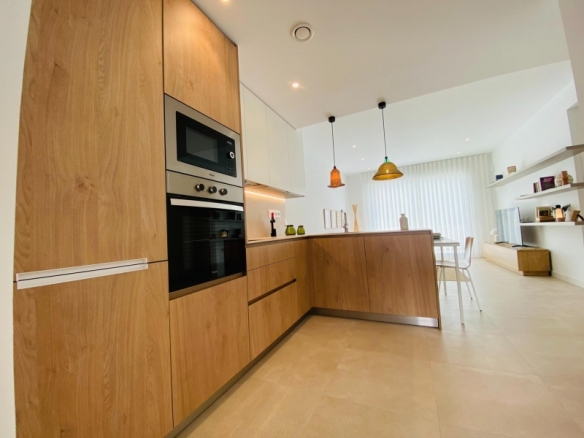 APARTAMENTO EN PLANTA BAJA DE 3 DORM. EN PILAR DE LA HORADADA