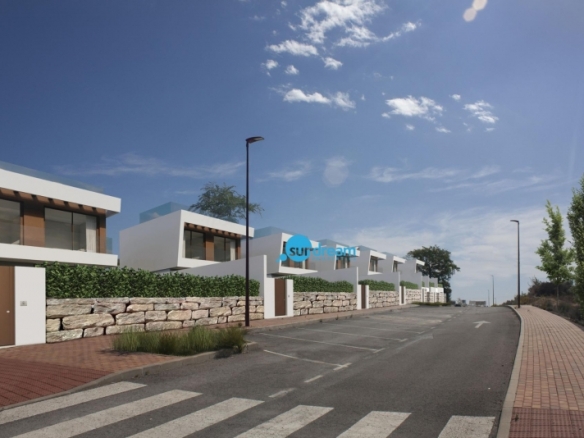 Chalet en venta con piscina privada en Finestrat