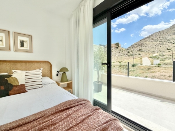 Adosados en venta en Cox con piscina comunitaria