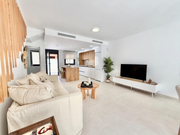 Adosados en venta en Cox con piscina comunitaria