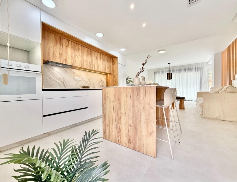 Adosados en venta en Cox con piscina comunitaria