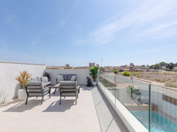 Villa a la venta con piscina privada en San Javier