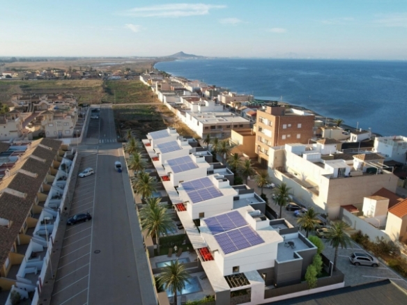 Pareado a la venta de 3 dormitorios en los Nietos, La Manga del Mar Menor.