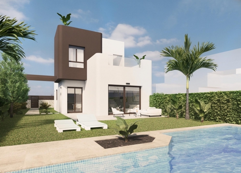 Villa a la venta de 3 dormitorios en primera línea de Golf en Pilar de la Horadada.