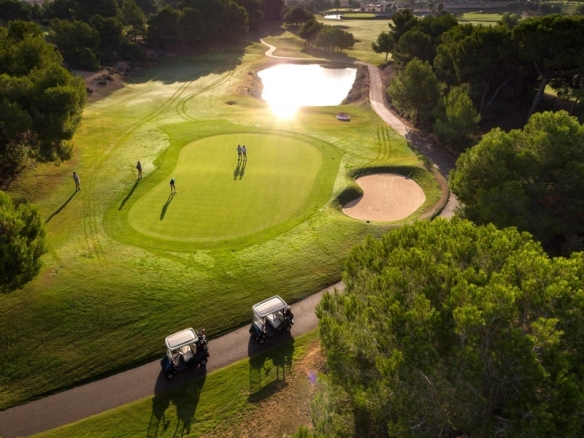 Villa a la venta de 3 dormitorios en primera línea de Golf en Pilar de la Horadada.