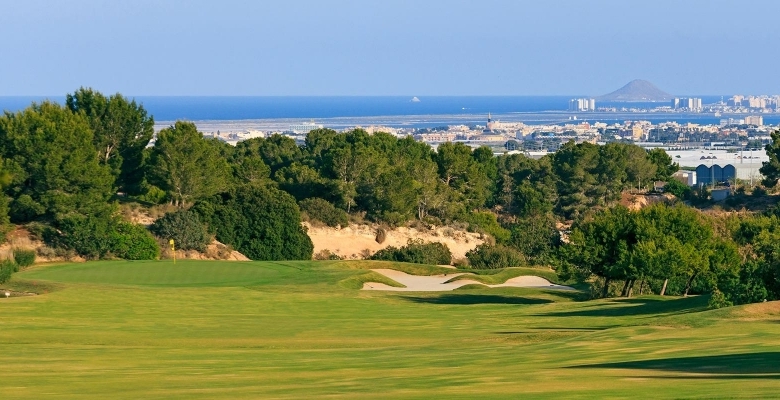 Villa a la venta de 3 dormitorios en primera línea de Golf en Pilar de la Horadada.