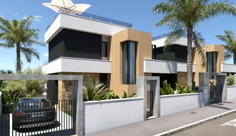 Chalet independiente con 3 dormitorios y piscina privada a la venta en Ciudad Quesada(Alicante).