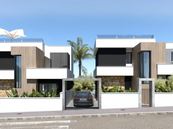 Chalet independiente con 3 dormitorios y piscina privada a la venta en Ciudad Quesada(Alicante).