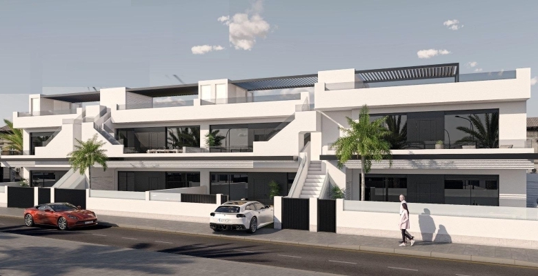 Bungalow de planta alta de 3 dormitorios con solarium y piscina privada en San pedro del Pinatar