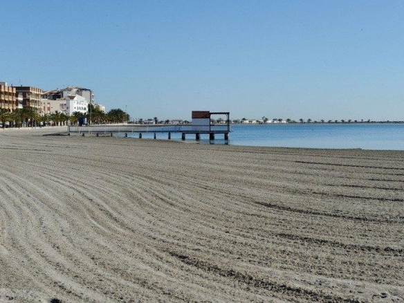 Bungalow de planta alta de 3 dormitorios con solarium y piscina privada en San pedro del Pinatar