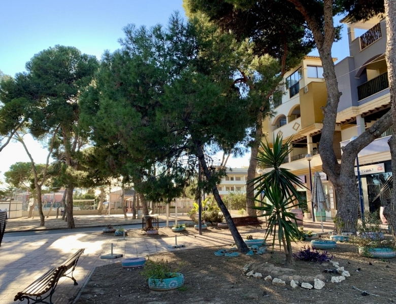 Bungalow de planta baja de 3 dormitorios a la venta en Roda Golf.