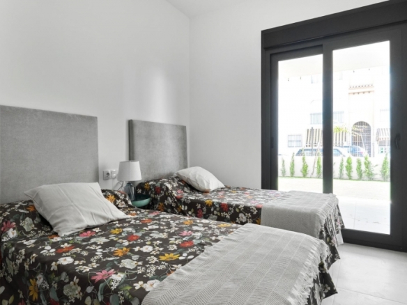 Bungalow de planta baja a la venta cerca del mar en La Veleta(Torrevieja)