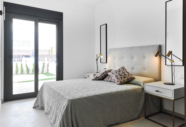 Bungalow de planta baja a la venta cerca del mar en La Veleta(Torrevieja)