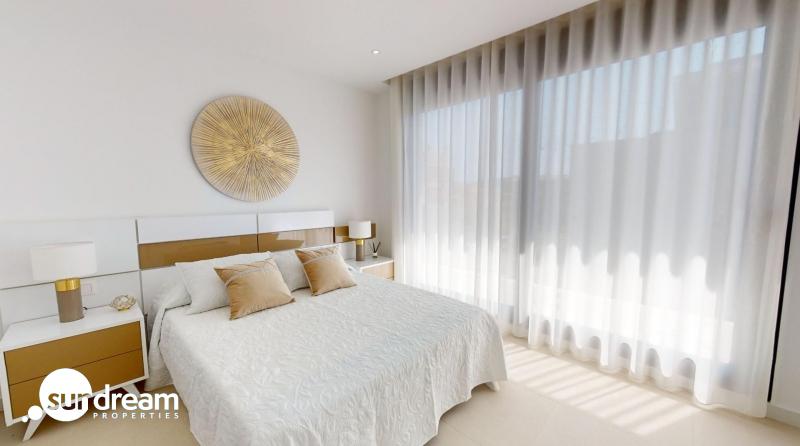 Villa de 3 dormitorios con piscina privada a la venta en San Fulgencio(Alicante)