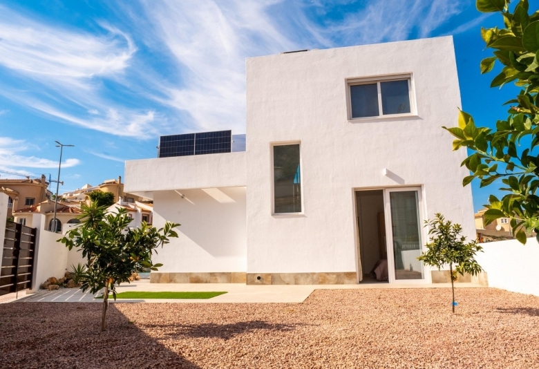 Villa de 5 dormitorios a la venta con estupendas vistas al campo de Golf