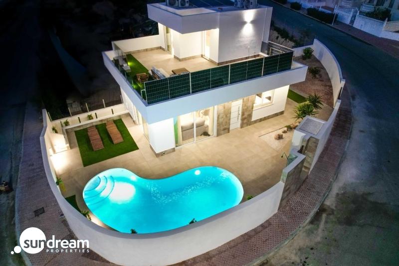 g_40098-16-25 Villa de 5 dormitorios a la venta con estupendas vistas al campo de Golf