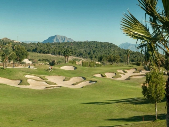 Adosado de 3 dormitorios de nueva construcción en Golf Resort, Orihuela