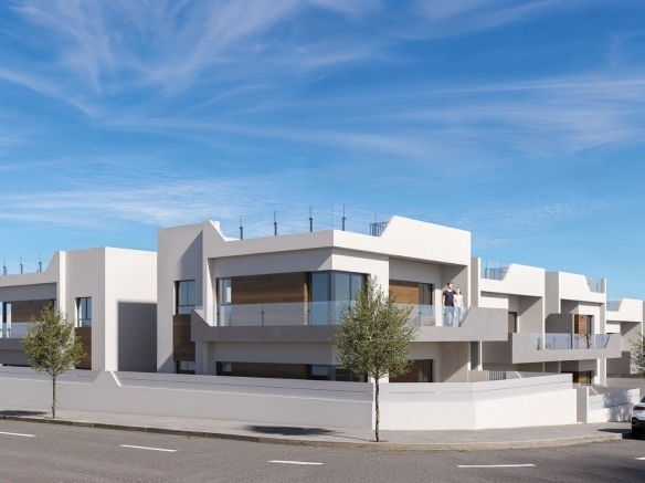 Bungalow de planta alta de 2 dormitorios con solarium privado a la venta en San Miguel de Salinas