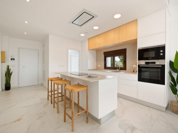 Villa de nueva construcción de una planta y piscina privada en Polop