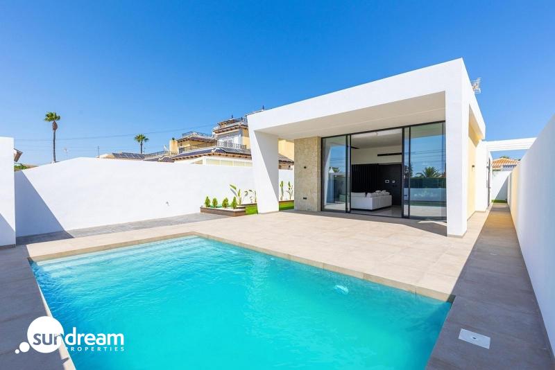 g_40122-16-1 Chalet de una planta con 3 dormitorios y piscina privada en Torrevieja