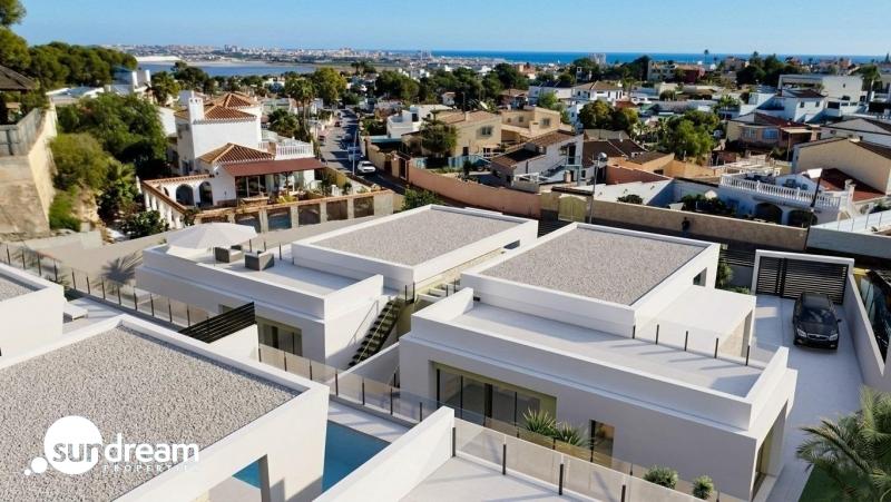 Chalet de una planta con 3 dormitorios y piscina privada en Torrevieja