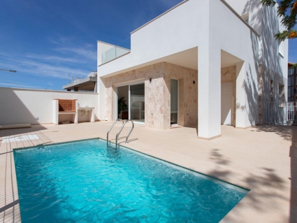 VILLA DE NUEVA CONSTRUCCIÓN CON SÓTANO EN HONDON DE LAS NIEVES