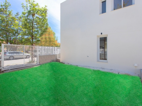 VILLA DE NUEVA CONSTRUCCIÓN CON SÓTANO EN HONDON DE LAS NIEVES