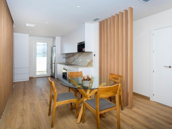 VILLA DE NUEVA CONSTRUCCIÓN CON SÓTANO EN HONDON DE LAS NIEVES