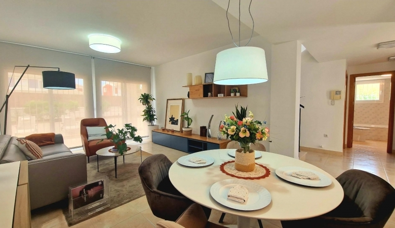 Villa de 3 dormitorios con solarium y amplia parcela en Lorca(Murcia)