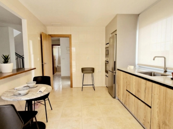 Villa de 3 dormitorios con solarium y amplia parcela en Lorca(Murcia)