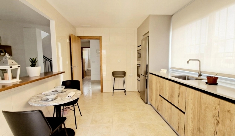 Villa de 3 dormitorios con solarium y amplia parcela en Lorca(Murcia)