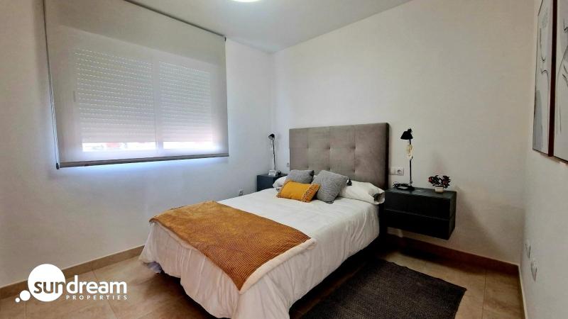Villa de 4 dormitorios de nueva construcción con solarium y  gran parcela en Lorca