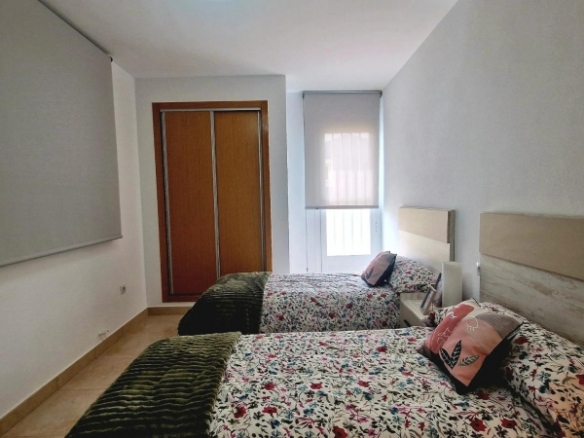 Villa de 4 dormitorios de nueva construcción con solarium y  gran parcela en Lorca