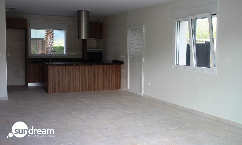 VILLA MODERNA DE NUEVA CONSTRUCCIÓN DE 3 DORMITORIOS Y PISCINA PRIVADA  EN LA ROMANA(ALICANTE)