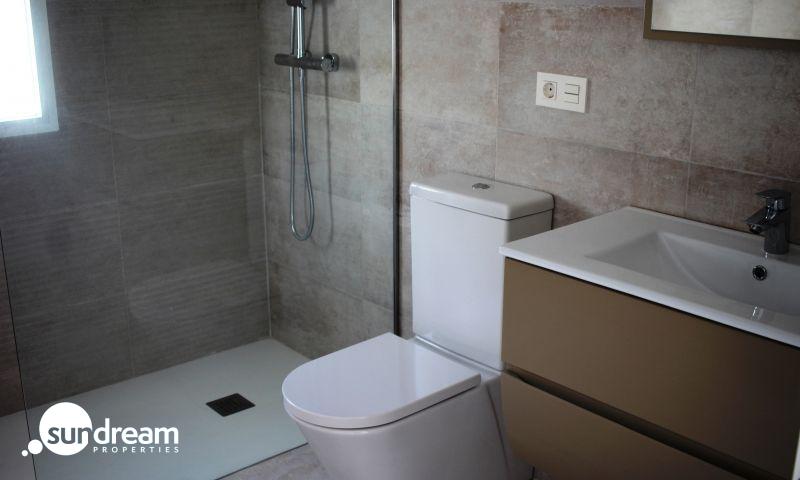 VILLA MODERNA DE NUEVA CONSTRUCCIÓN DE 3 DORMITORIOS Y PISCINA PRIVADA  EN LA ROMANA(ALICANTE)
