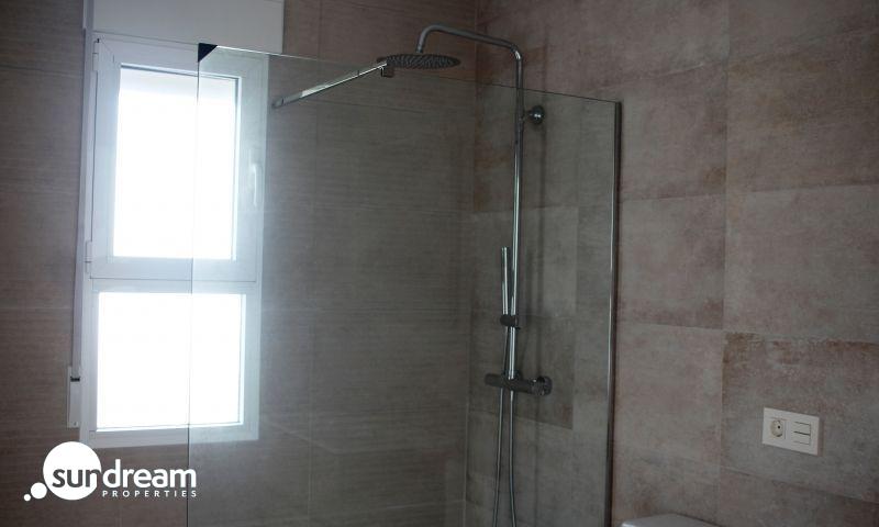 VILLA MODERNA DE NUEVA CONSTRUCCIÓN DE 3 DORMITORIOS Y PISCINA PRIVADA  EN LA ROMANA(ALICANTE)