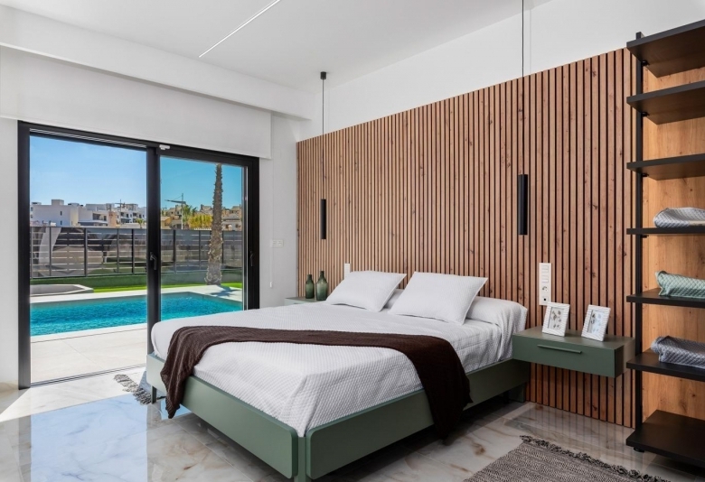 VILLAS DE LUJO EN CAMPO DE GOLF(ALGORFA).