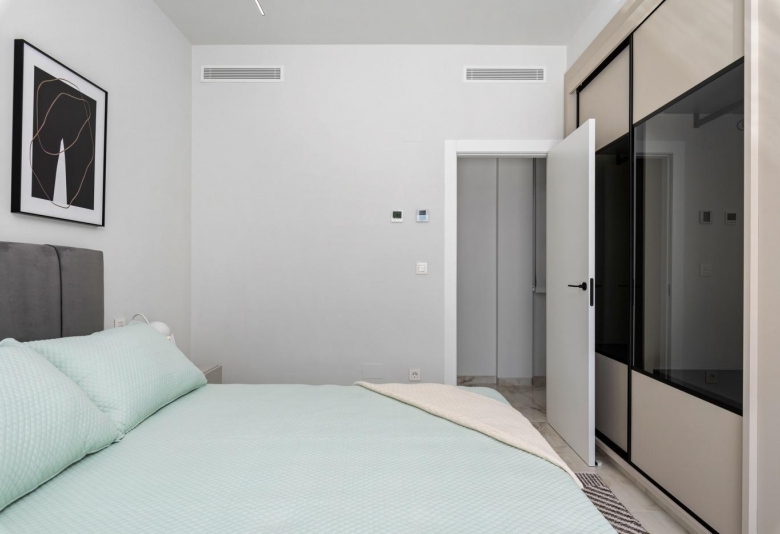 VILLAS DE LUJO EN CAMPO DE GOLF(ALGORFA).