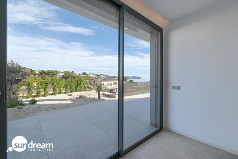 VILLA DE LUJO CON VISTAS AL MAR A LA VENTA EN BENISSA