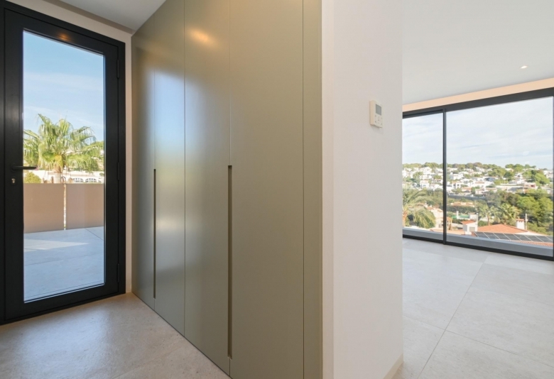 VILLA DE LUJO CON VISTAS AL MAR A LA VENTA EN BENISSA