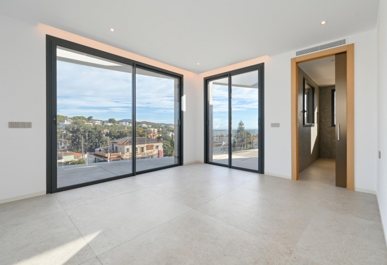 VILLA DE LUJO CON VISTAS AL MAR A LA VENTA EN BENISSA