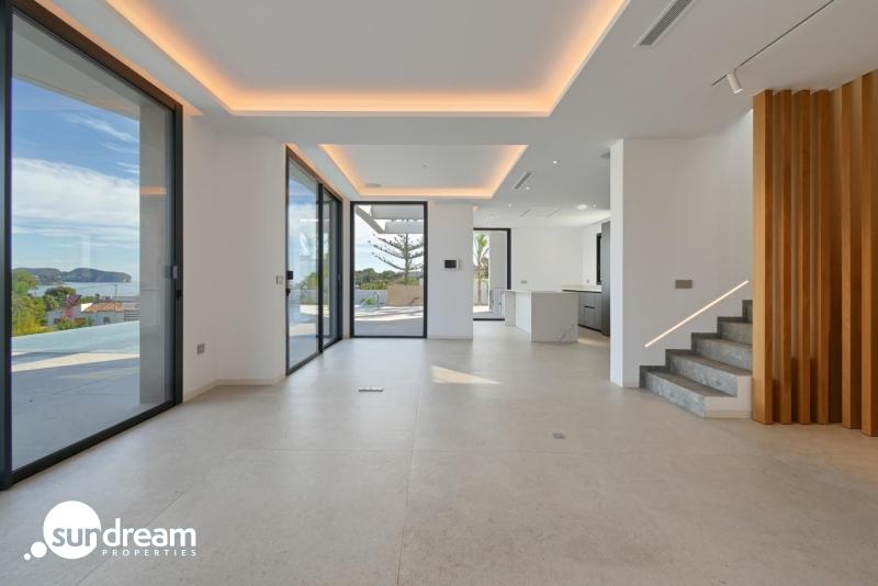 VILLA DE LUJO CON VISTAS AL MAR A LA VENTA EN BENISSA