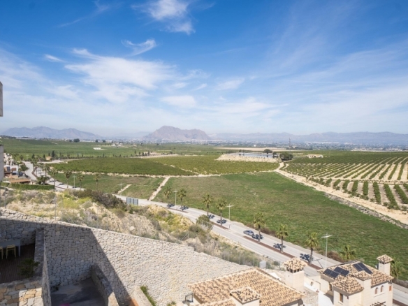 Villa obra nueva venta con piscina La Finca Golf Algorfa