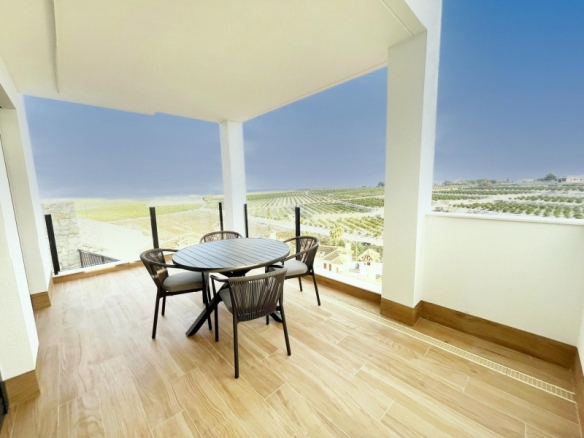 Villa obra nueva venta con piscina La Finca Golf Algorfa