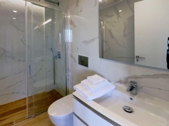 Villa en venta obra nueva en La Finca Golf Algorfa