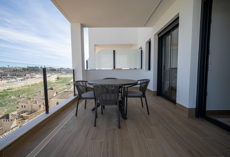 Villa en venta obra nueva en La Finca Golf Algorfa