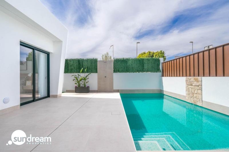 Villa independiente en venta obra nueva Torre Pacheco