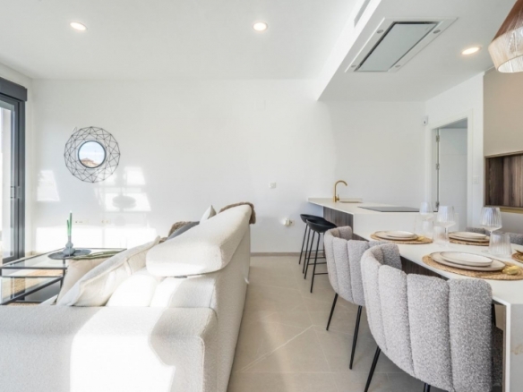 Villa en venta obra nueva con piscina en Torre Pacheco