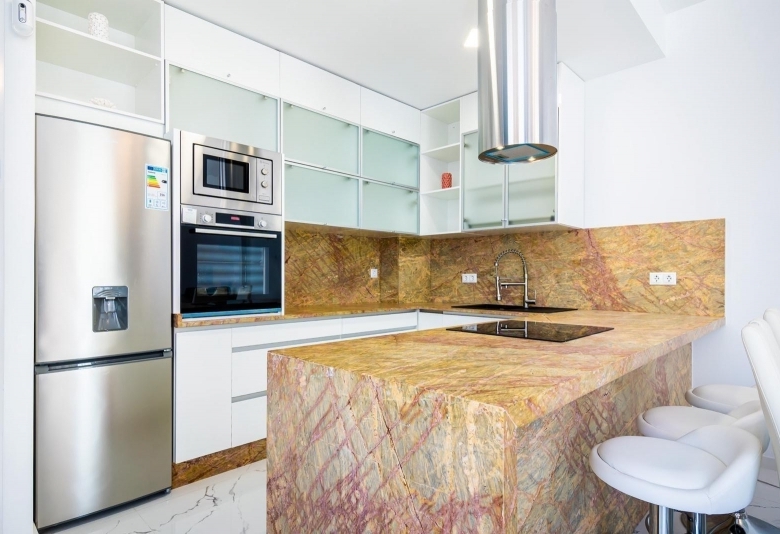 Piso obra nueva en venta con piscina en Orihuela Costa